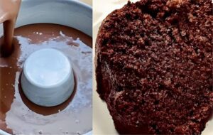 Bolo de chocolate de liquidificador fofinho e macio feito na forma de buraco uma delícia