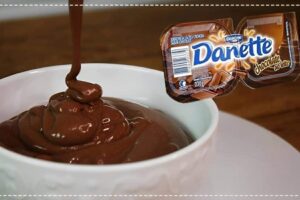 Danette caseiro de chocolate ao leite uma delícia simples de preparar que as crianças adoram