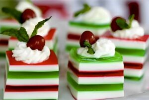 Gelatina colorida de natal uma sobremesa fácil e linda para decorar sua mesa nesse fim de ano