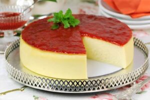 O que é e como fazer uma deliciosa cheesecake de morango