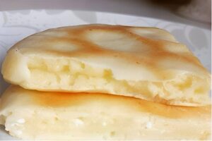 Pão de queijo com tapioca na frigideira um lanche prático e rápido para qualquer hora do dia
