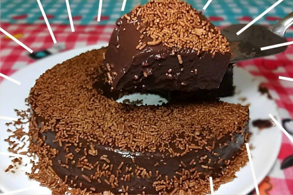 Pudim de chocolate que não vai ao forno e é muito simples e prático de preparar