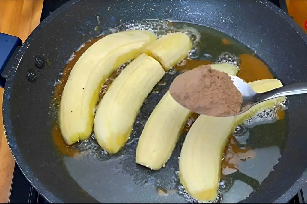 Sobremesa de banana de frigideira a receita que é sucesso na internet para você fazer em casa