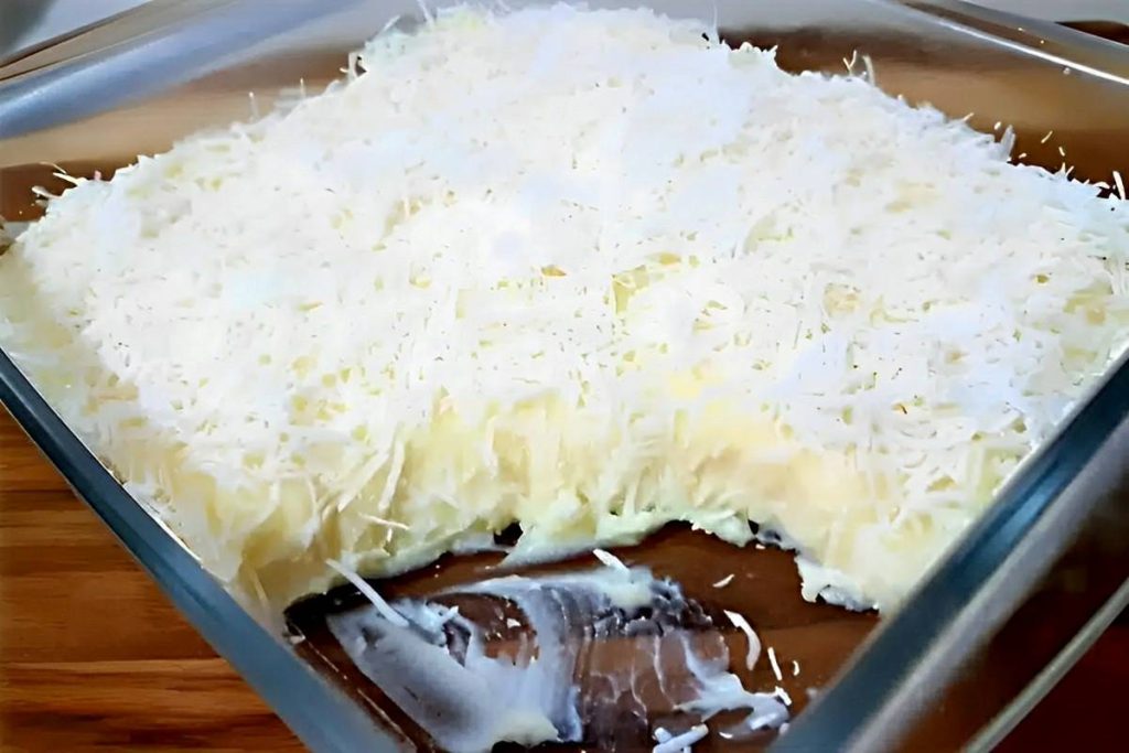 Sobremesa gelada com coco fácil e rápida é só misturar os ingredientes e colocar na geladeira