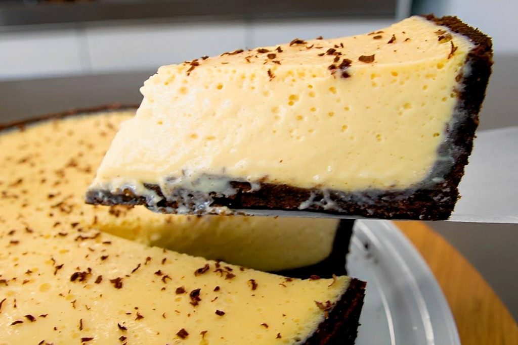 Torta mousse de maracujá com chocolate uma sobremesa de liquidificador muito simples e prática