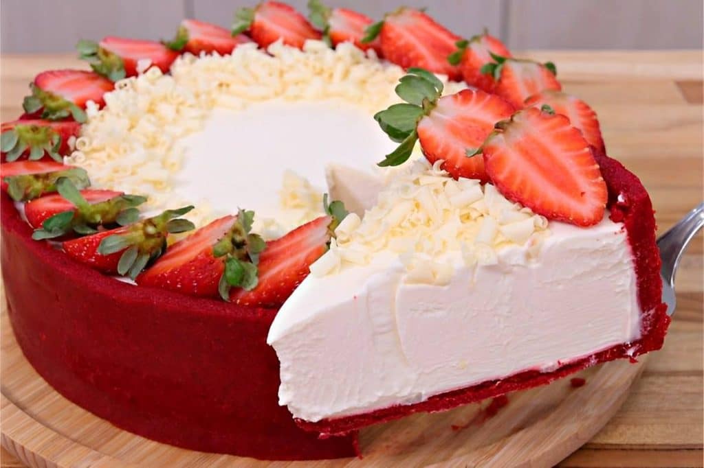 Torta red velvet uma sobremesa fácil diferente e deliciosa para surpreender seus convidados